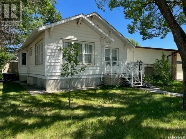 House for rent: 394 2nd Street, Shaunavon, Saskatchewan S0N 2M0