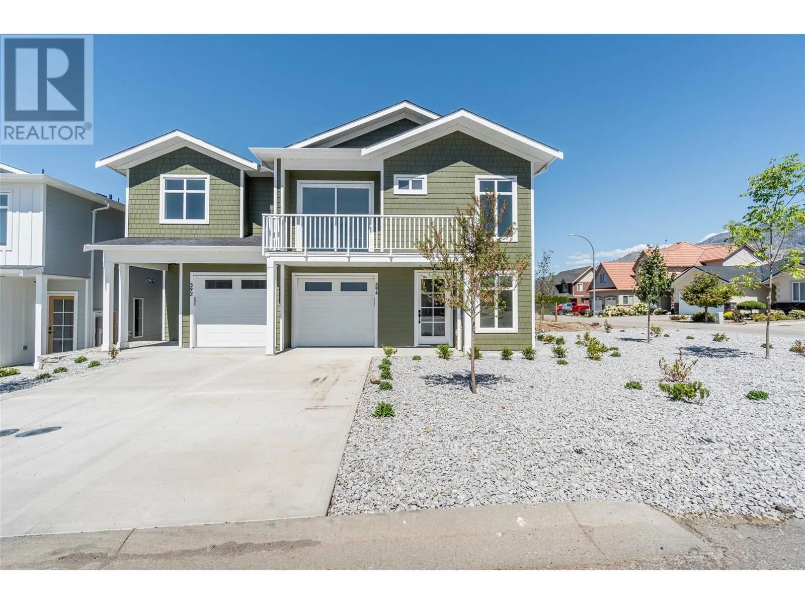 Duplex for rent: 394 Chardonnay Avenue, Oliver, British Columbia V0H 1T4