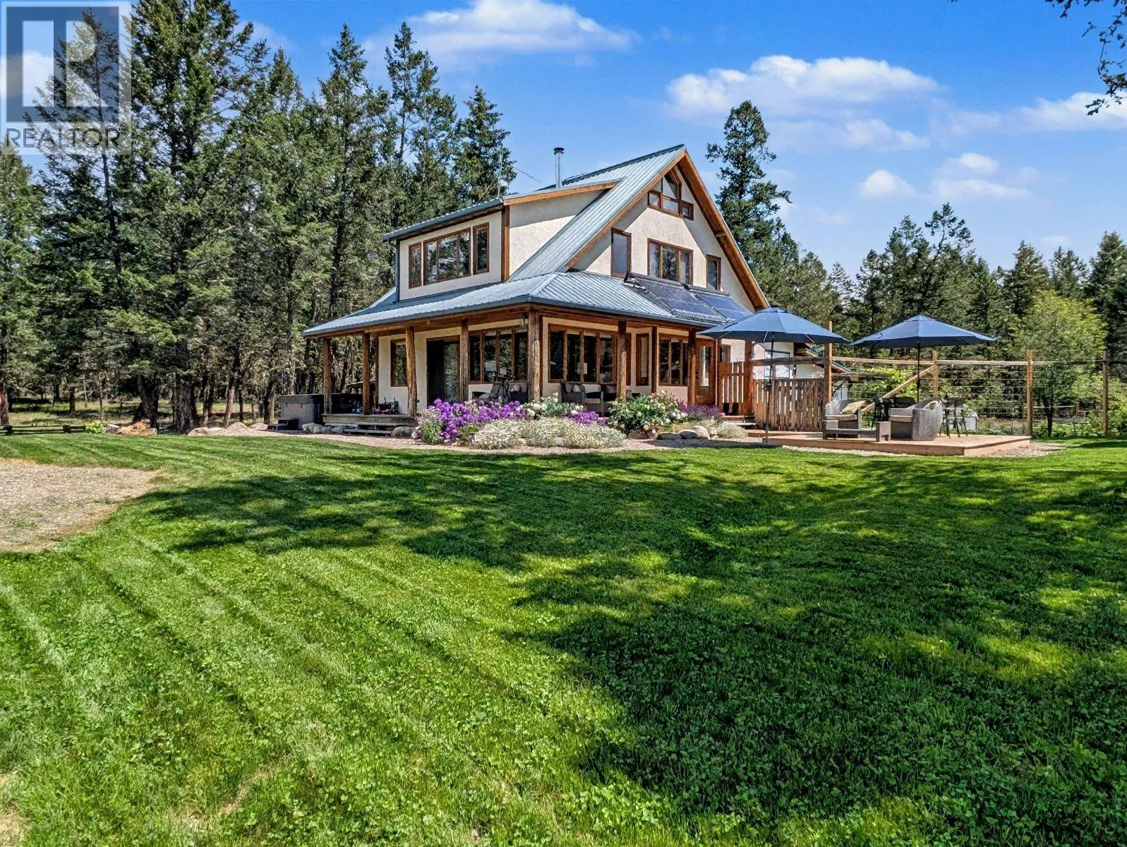 House for rent: 3941 Houlgrave Road, Nelson, British Columbia V0A 1K5