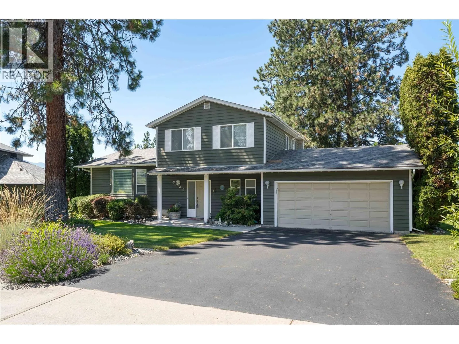 House for rent: 3942 Suncrest Court, Kelowna, British Columbia V1W 4E8