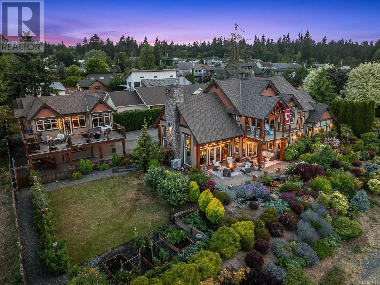 House for rent: 3943-3941 Marine Dr, Royston, British Columbia V0R 2V0