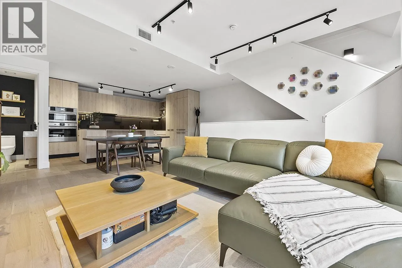 Row / Townhouse for rent: 3956 Dumfries Street, Vancouver, British Columbia V5N 0J1