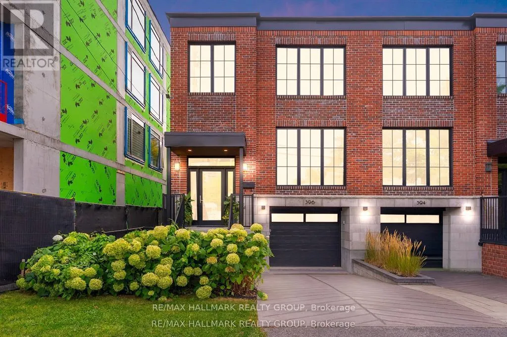 House for rent: 396 Roosevelt Avenue, Ottawa, Ontario K2A 1Z3