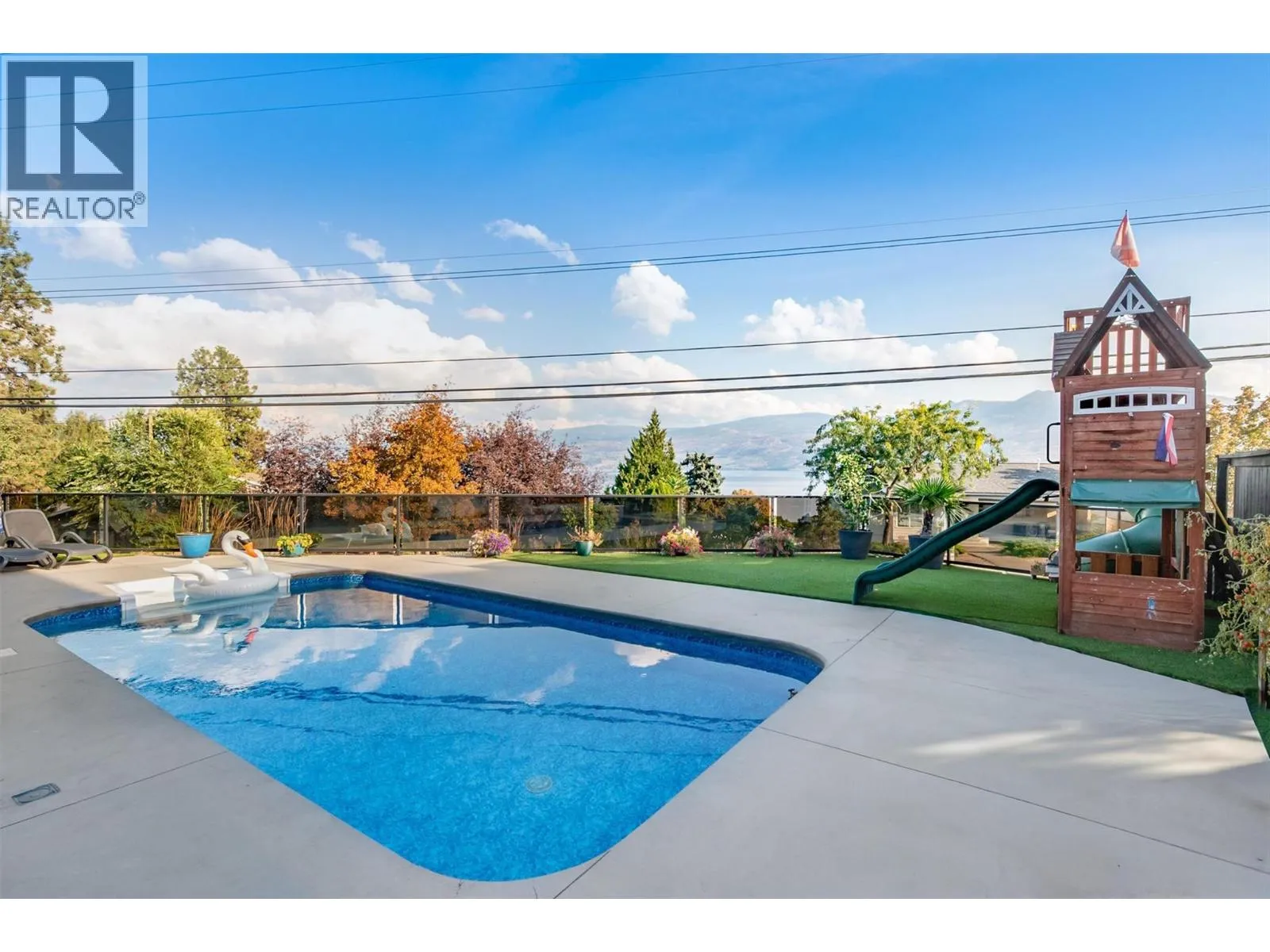 House for rent: 3961 Beachview Drive E, West Kelowna, British Columbia V4T 2K1