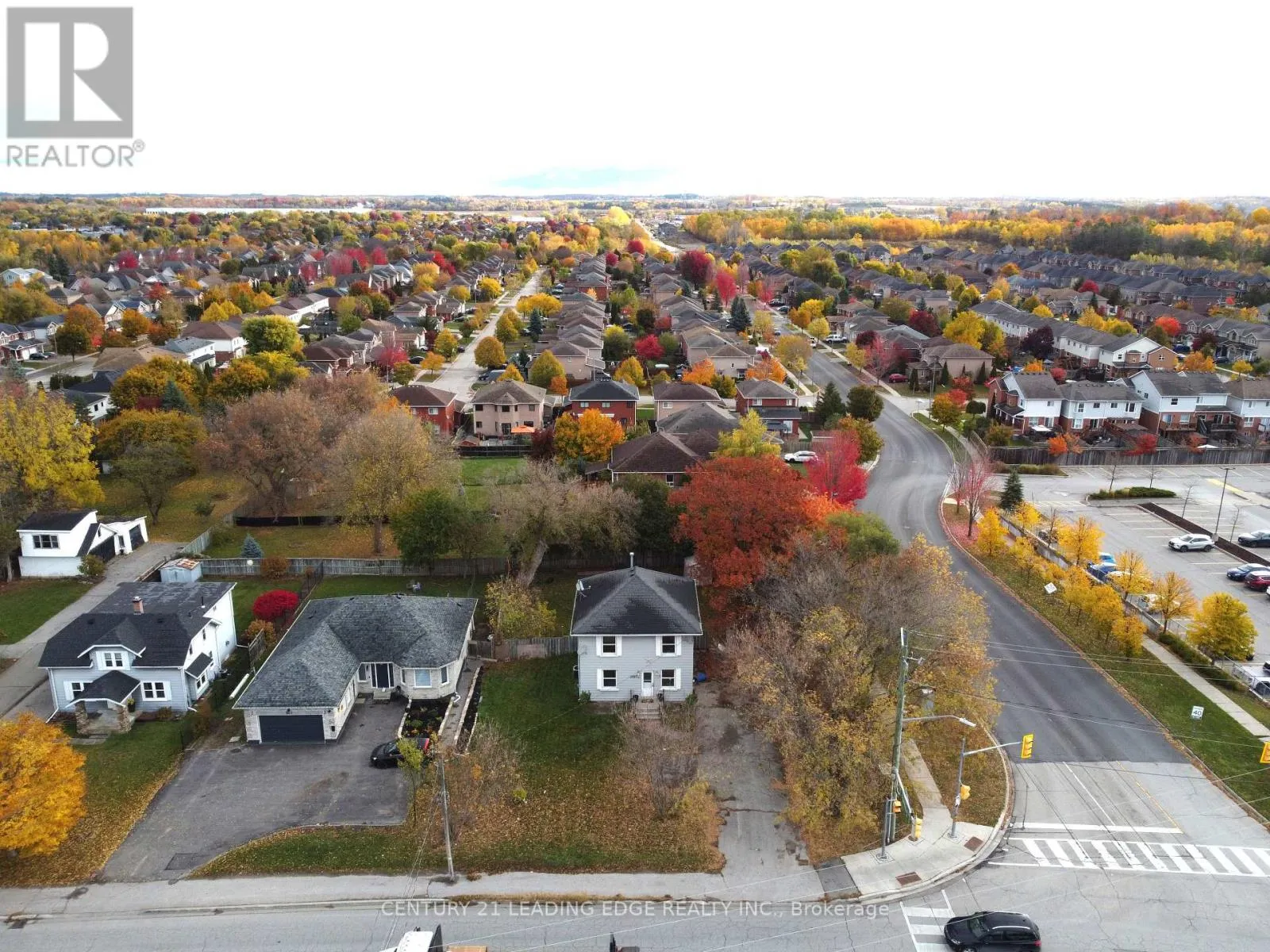 House for rent: 399 The Queensway South, Georgina, Ontario L4P 2C6