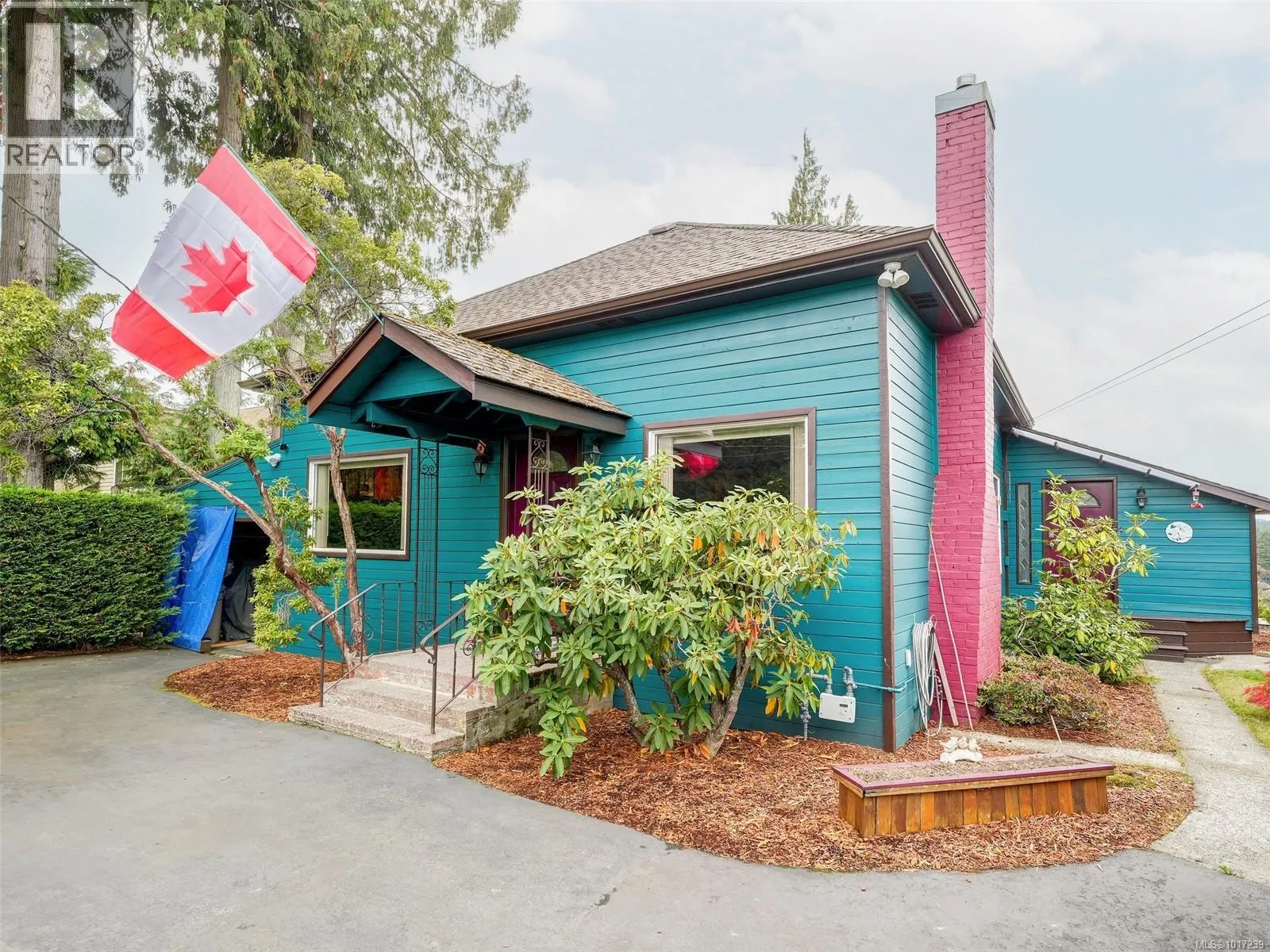 House for rent: 3998 Holland Ave, Saanich, British Columbia V8Z 5K1