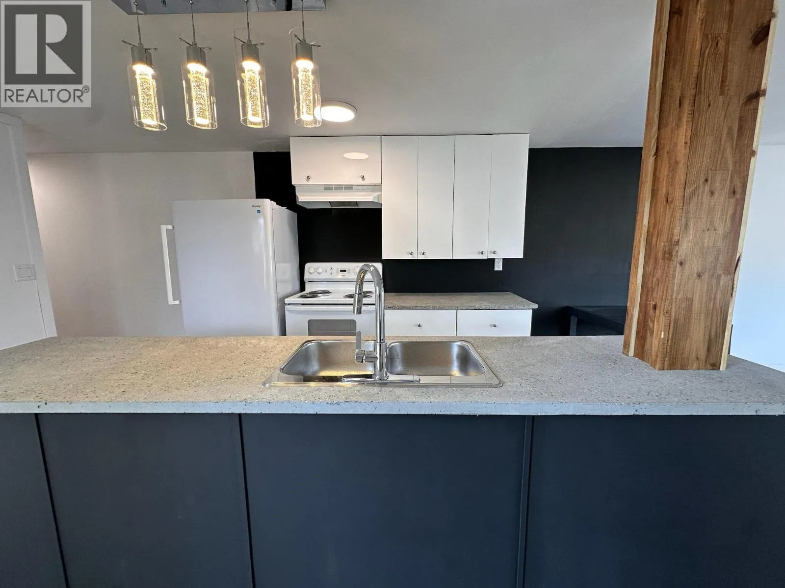 Manufactured Home for rent: 3999 Skaha Lake Road Unit# 34, Penticton, British Columbia V2A 6J7