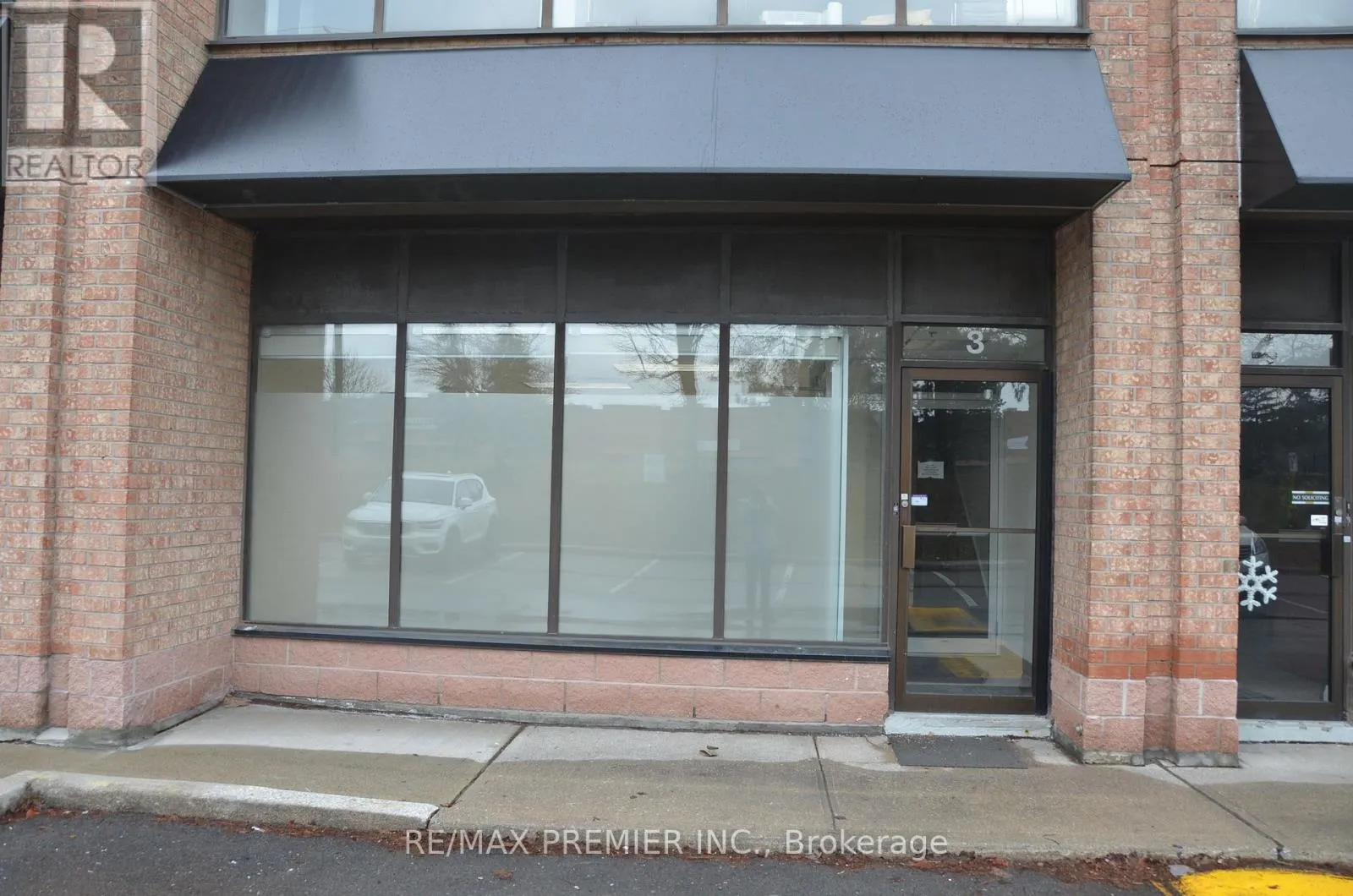 Offices for rent: 3b (2nd Floor) - 665 Millway Avenue, Vaughan, Ontario L4K 3T8