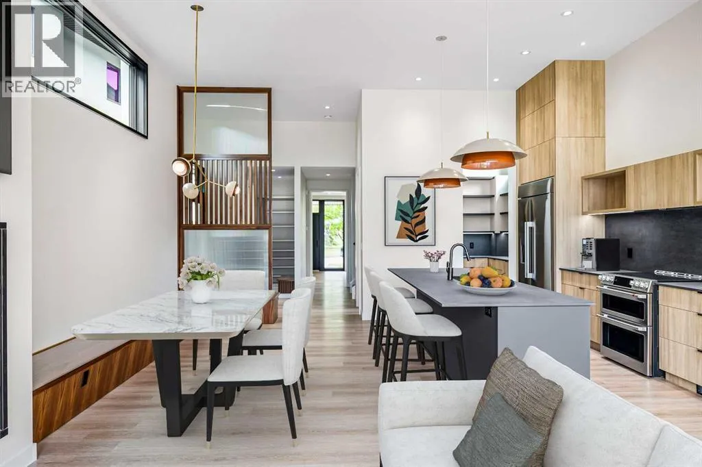 House for rent: 3d Willow Crescent Sw, Calgary, Alberta T3C 3B8