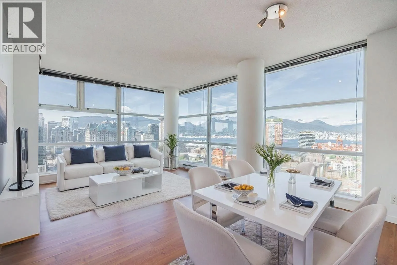 Apartment for rent: 3xxx 602 Citadel Parade, Vancouver, British Columbia V6B 1X2