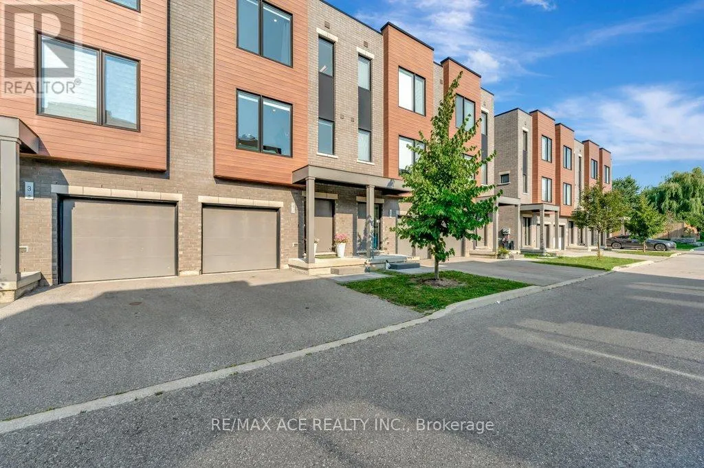 Row / Townhouse for rent: 4 - 107 Concession Street, Cambridge, Ontario N1R 0C1