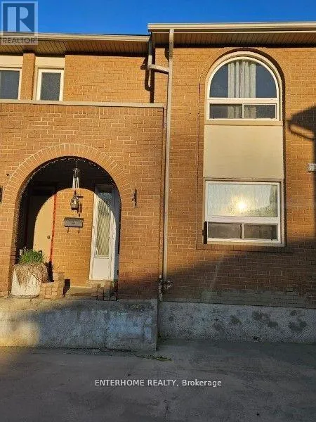 Row / Townhouse for rent: 4 - 1180 Mississauga Valley Boulevard W, Mississauga, Ontario L5A 3M9