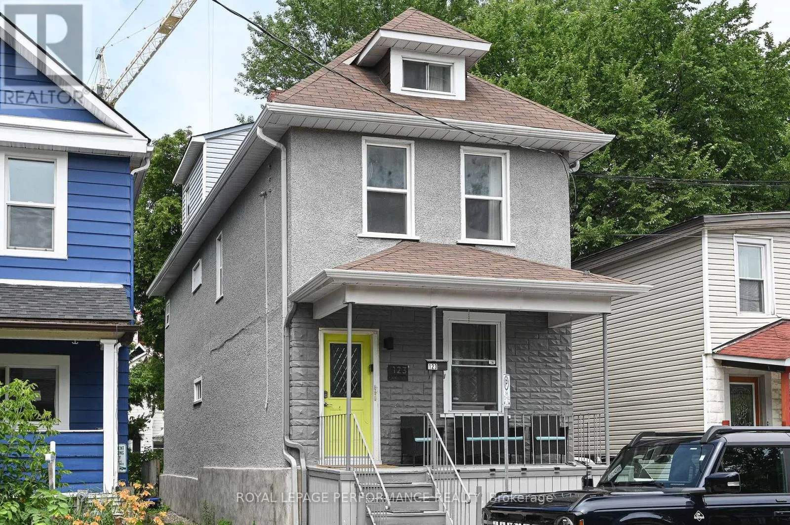 Other for rent: 4 - 123 Pamilla Street, Ottawa, Ontario K1S 3K9