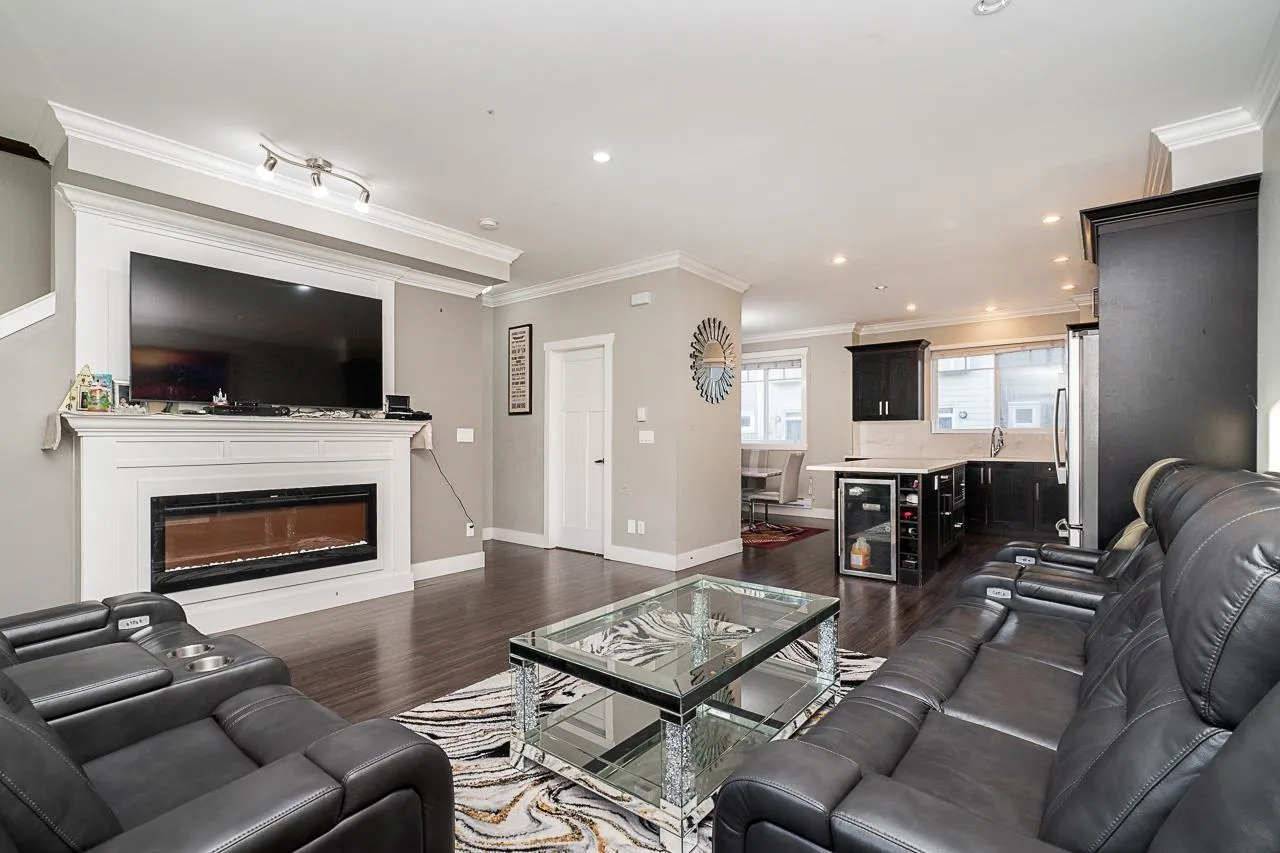 Row / Townhouse for rent: 4 14285 64 Avenue, Surrey, British Columbia V3W 1Z2