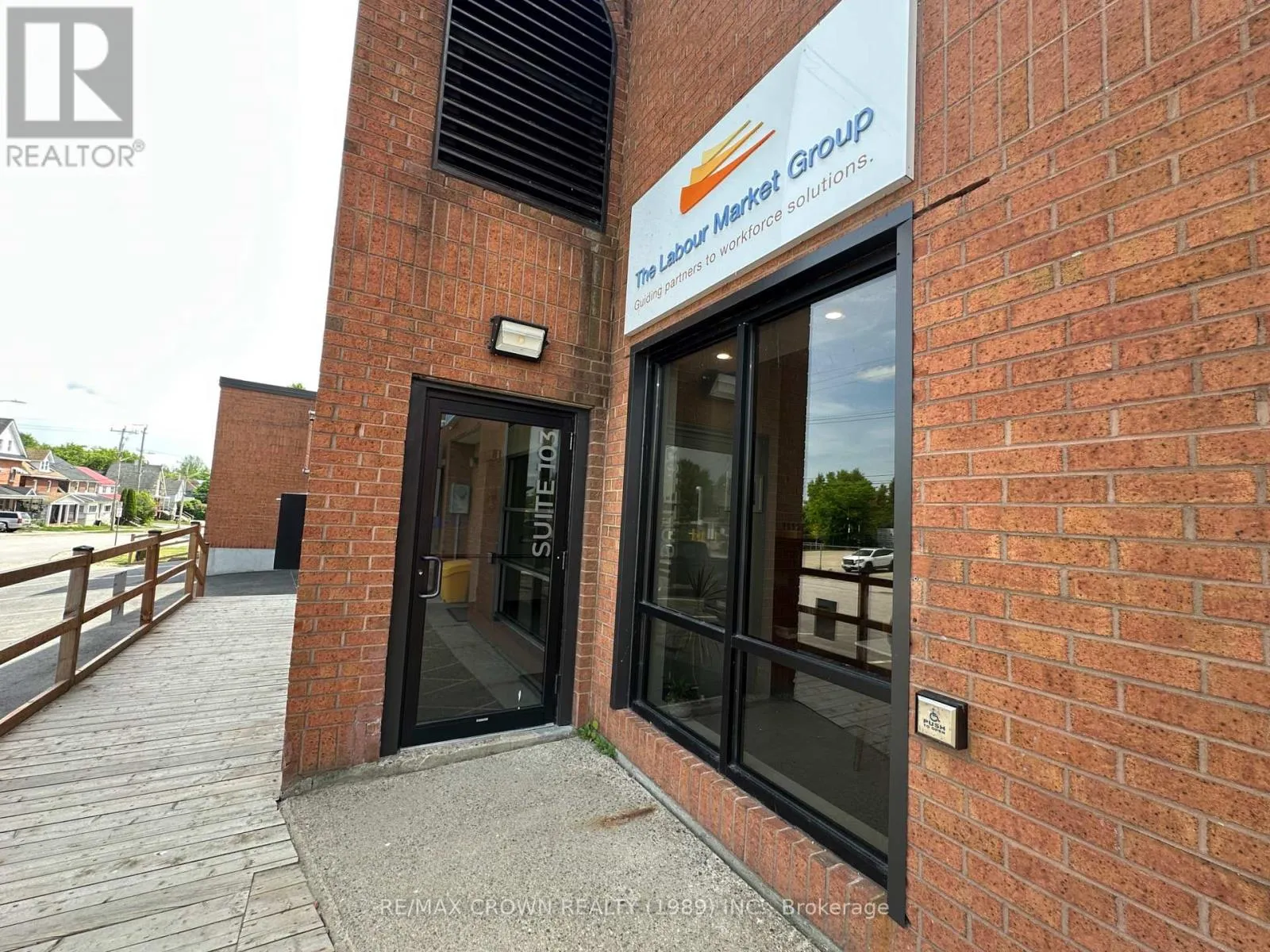 Offices for rent: 4 - 150 First Avenue W, North Bay, Ontario P1B 3B9