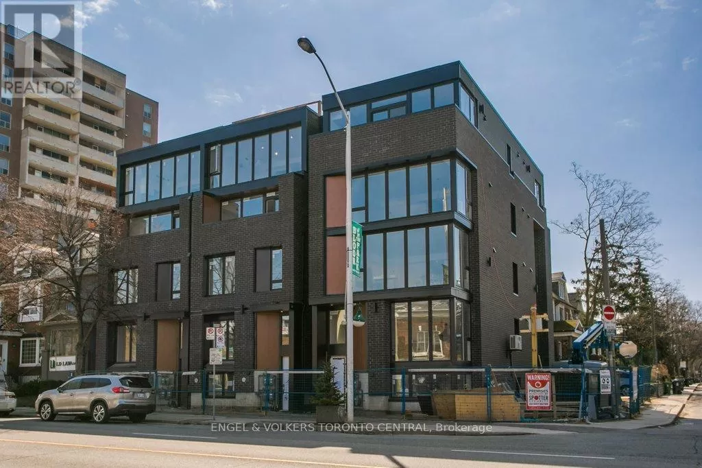 Other for rent: 4 - 1555 Bloor Street W, Toronto, Ontario M6P 1A5