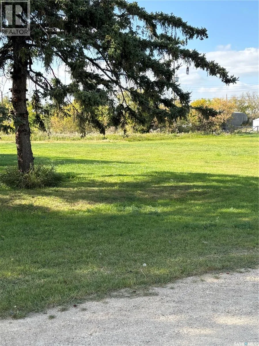 Unknown for rent: 4 2 Street E, Eagle Creek Rm No. 376, Saskatchewan S0K 0H0