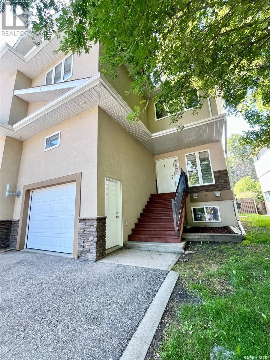 Row / Townhouse for rent: 4 211 20th Street W, Prince Albert, Saskatchewan S6V 4G5