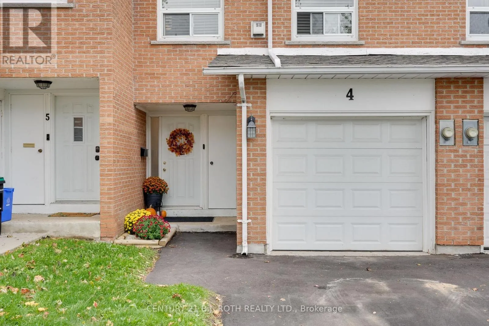 Row / Townhouse for rent: 4 - 235 Steel Street, Barrie, Ontario L4M 2H1