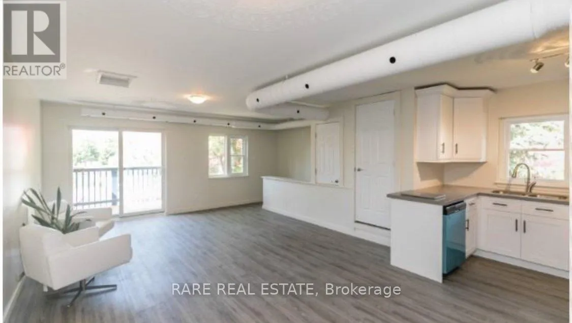 Other for rent: 4 - 252 Steel Street, Barrie, Ontario L4M 2G9