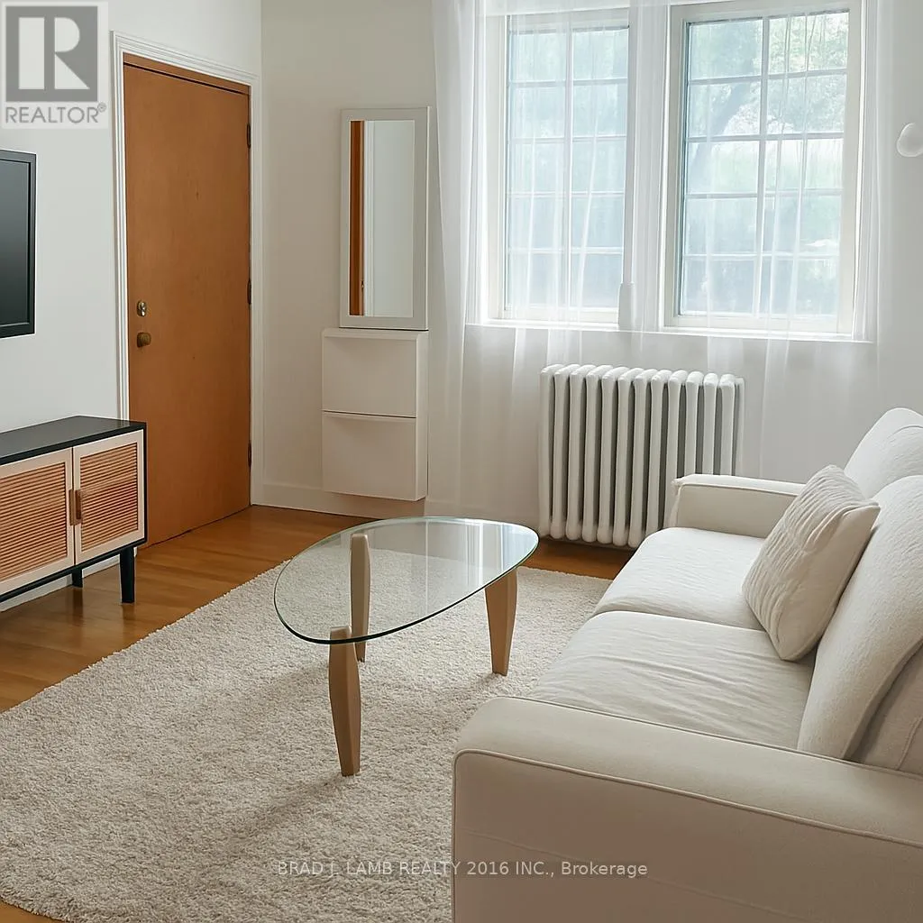 Other for rent: 4 - 28 Springhurst Avenue, Toronto, Ontario M6K 1B3