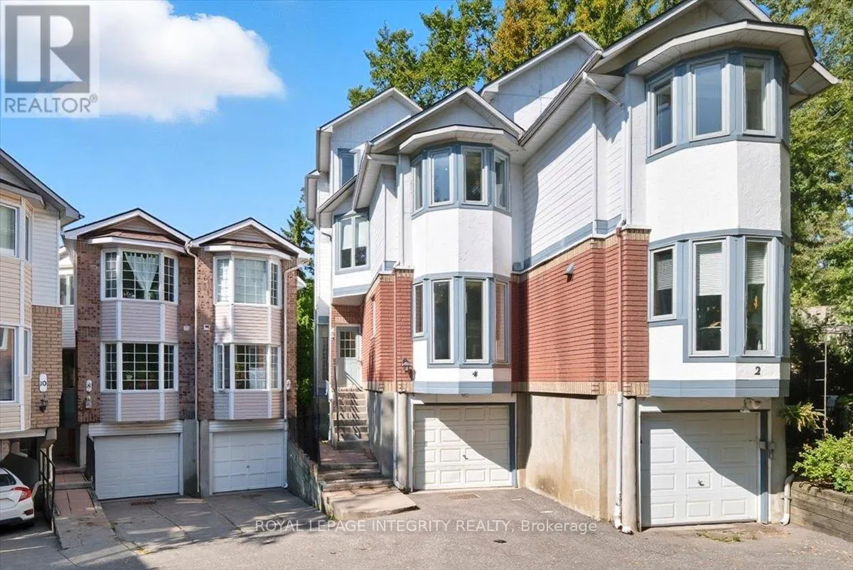 Row / Townhouse for rent: 4 - 2949 Richmond Road, Ottawa, Ontario K2B 6S6