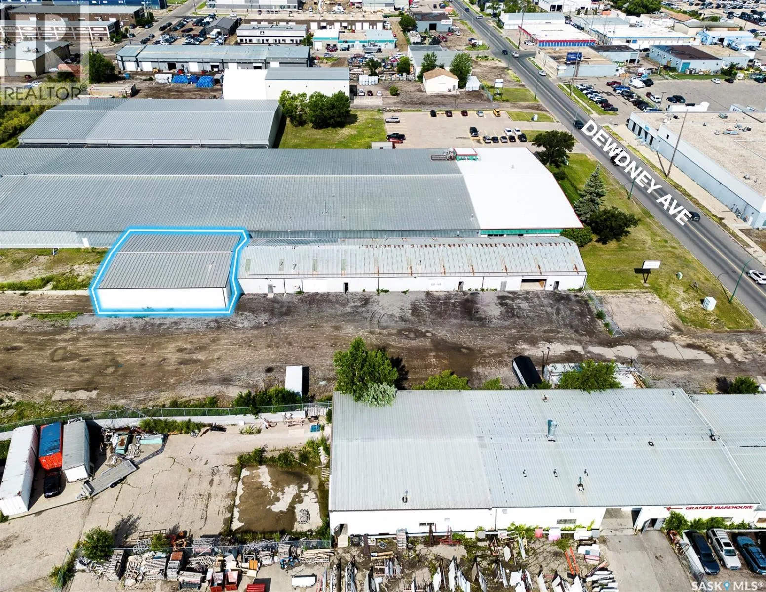 Warehouse for rent: 4 305 Dewdney Avenue, Regina, Saskatchewan S4N 0E7