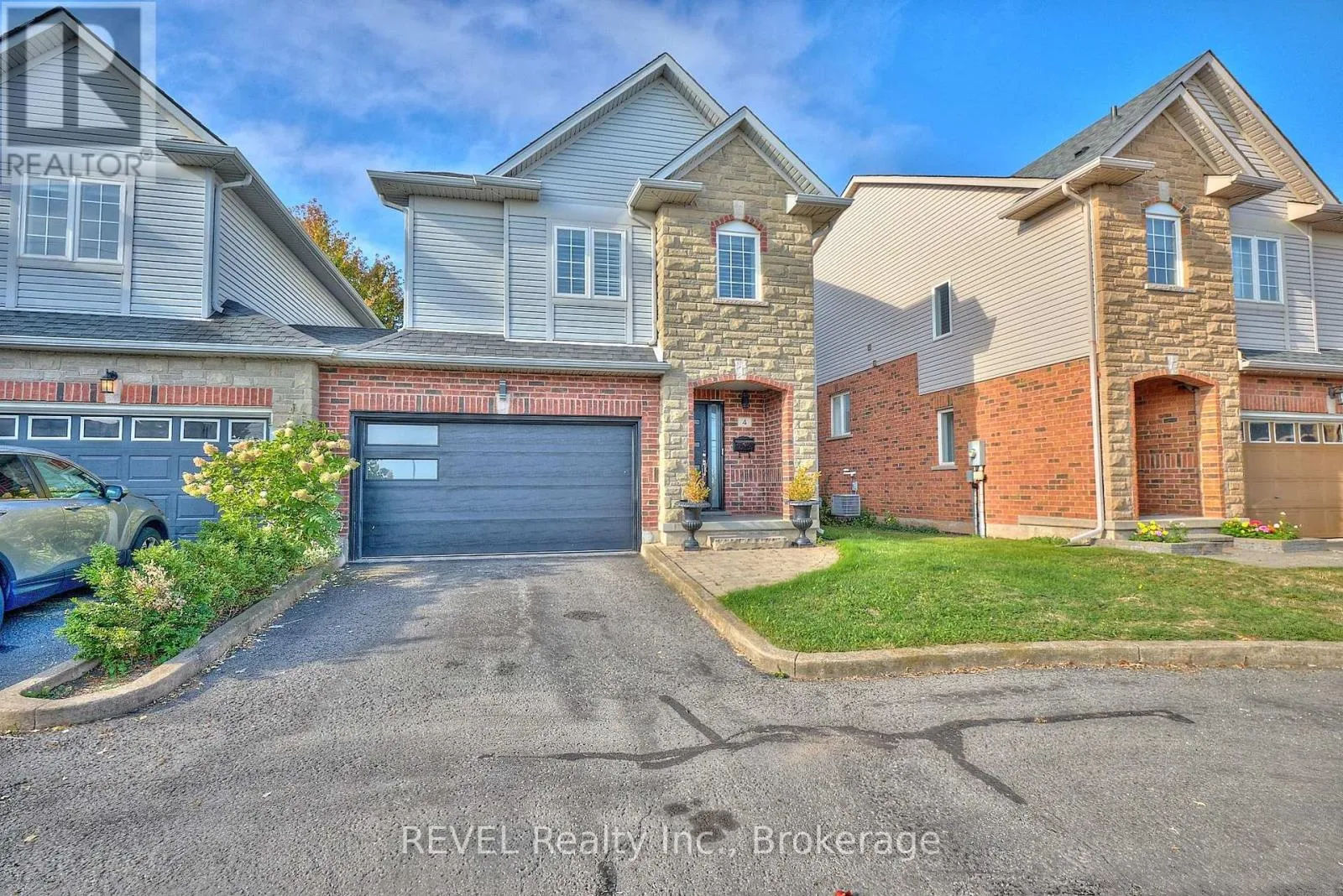 Row / Townhouse for rent: 4 - 334 Main Street E, Grimsby, Ontario L3M 1R2