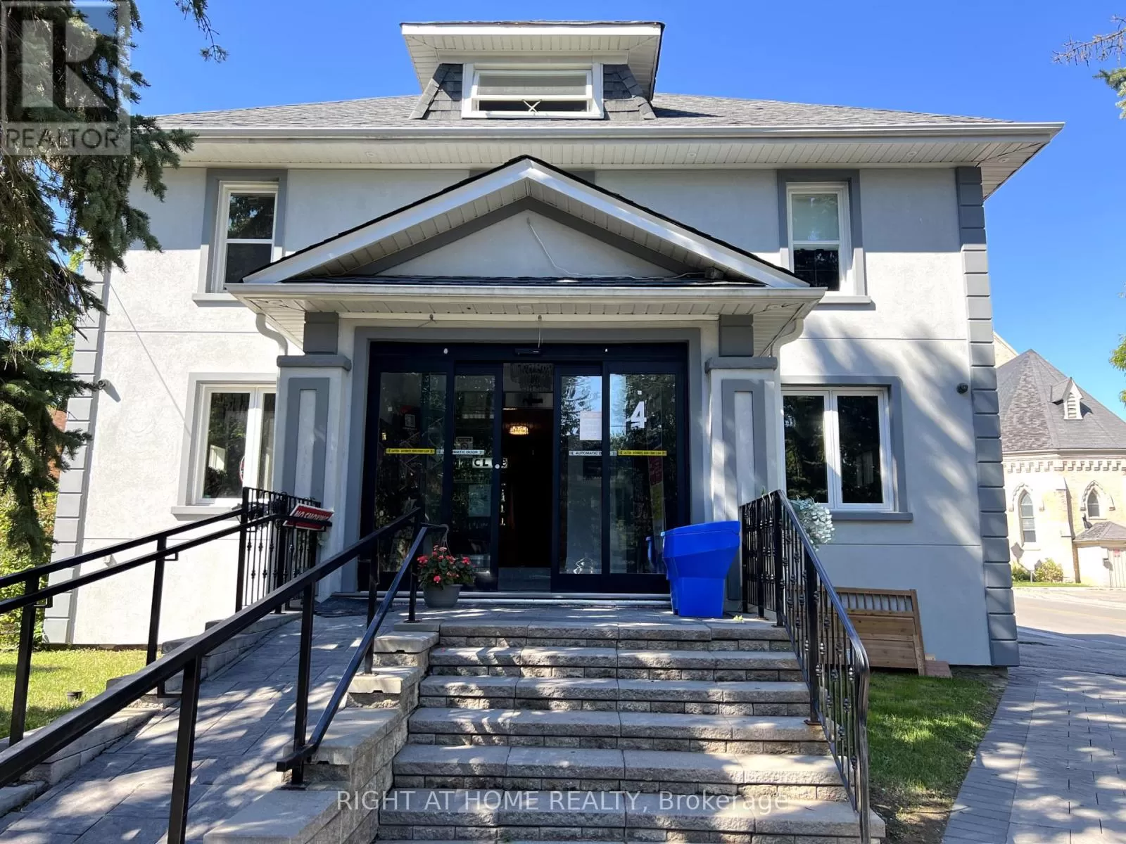 Offices for rent: 4 - 4 Church Street S, Richmond Hill, Ontario L4C 1W2
