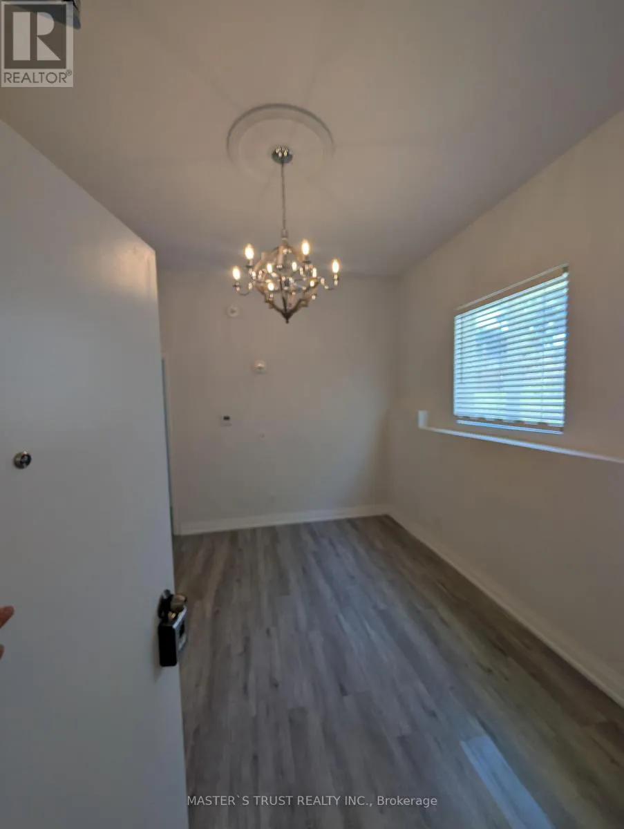 Apartment for rent: 4 - 54 Main Street S, Uxbridge, Ontario L9P 1J2