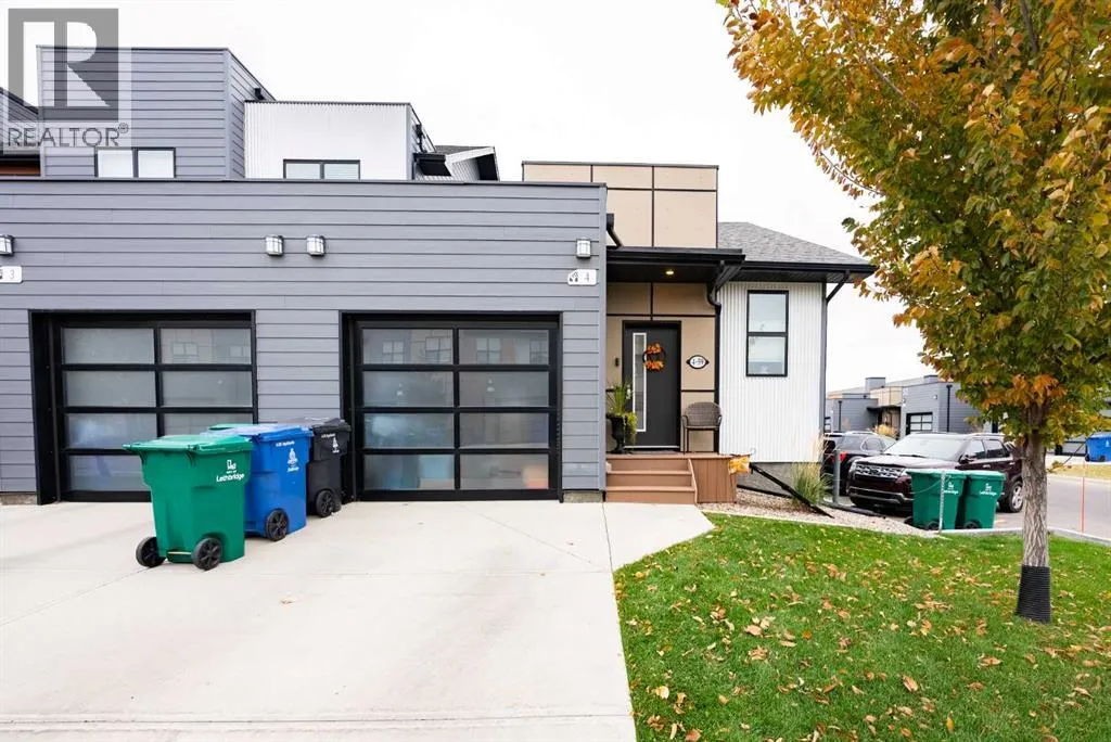 Row / Townhouse for rent: 4, 59 Aquitania Circle W, Lethbridge, Alberta T1J 5M5