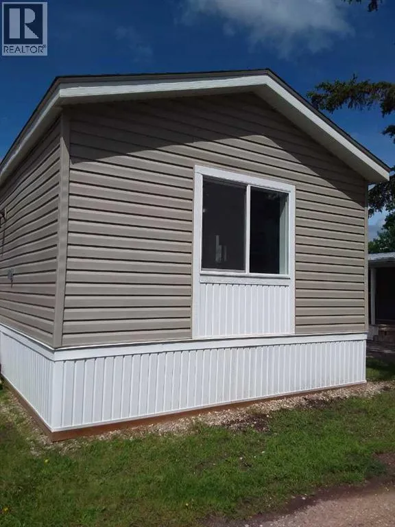 Mobile Home for rent: 4, 6220 17 Avenue Se, Calgary, Alberta T2A 0W6