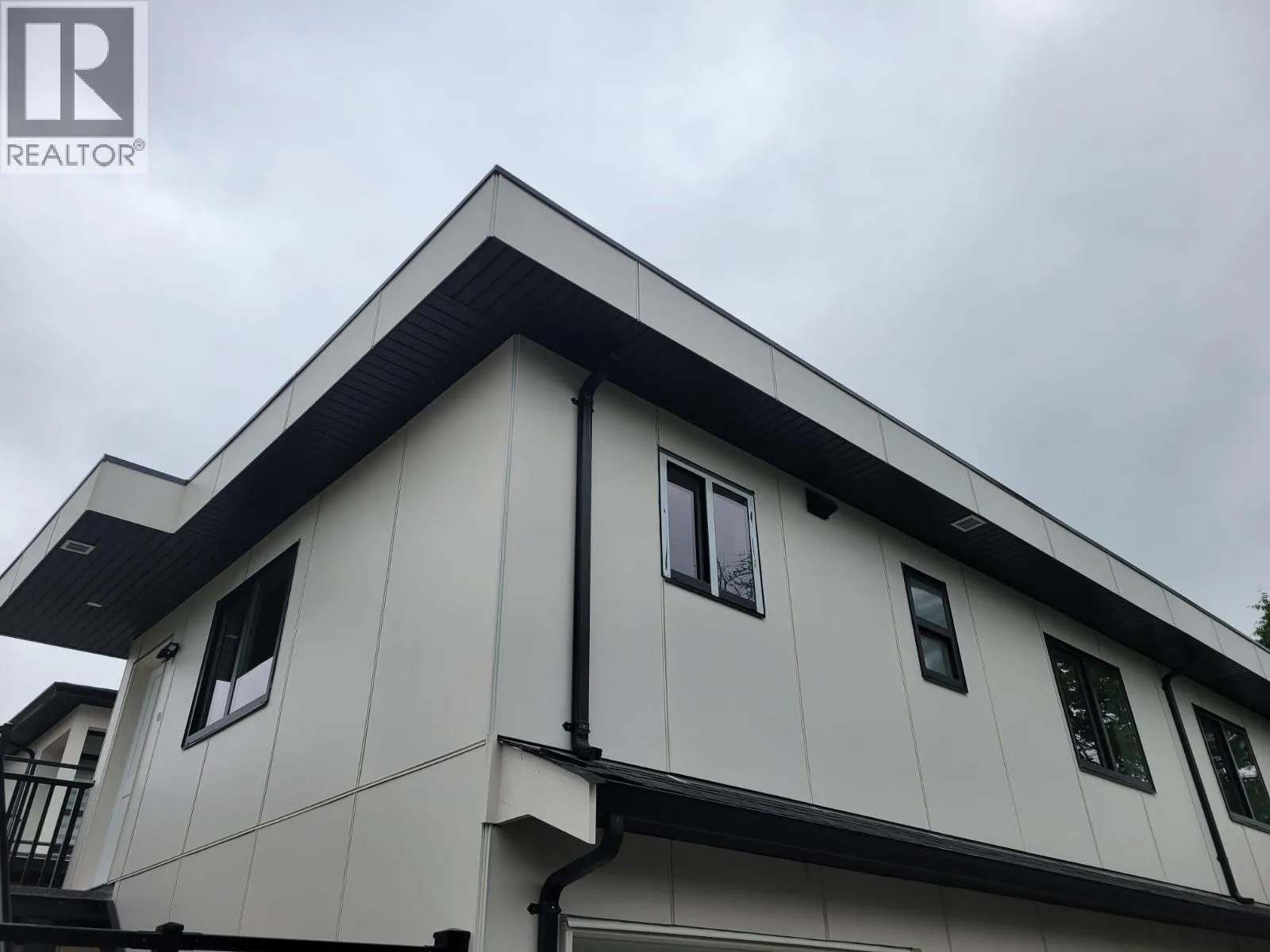 4 6765 Kitchener Street, Burnaby, British Columbia V5B 2J8