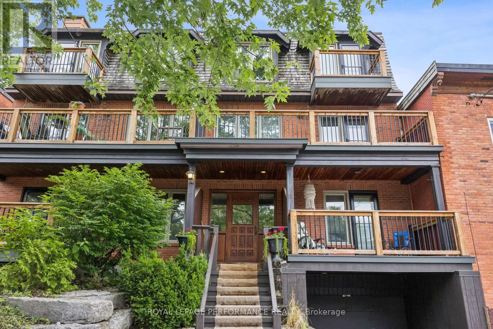 Apartment for rent: 4 - 71 Sweetland Avenue, Ottawa, Ontario K1N 7T9