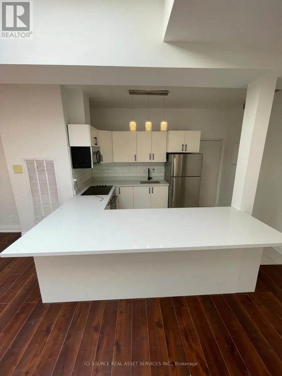 Other for rent: 4 - 754 Queen Street E, Toronto, Ontario M4M 1H4