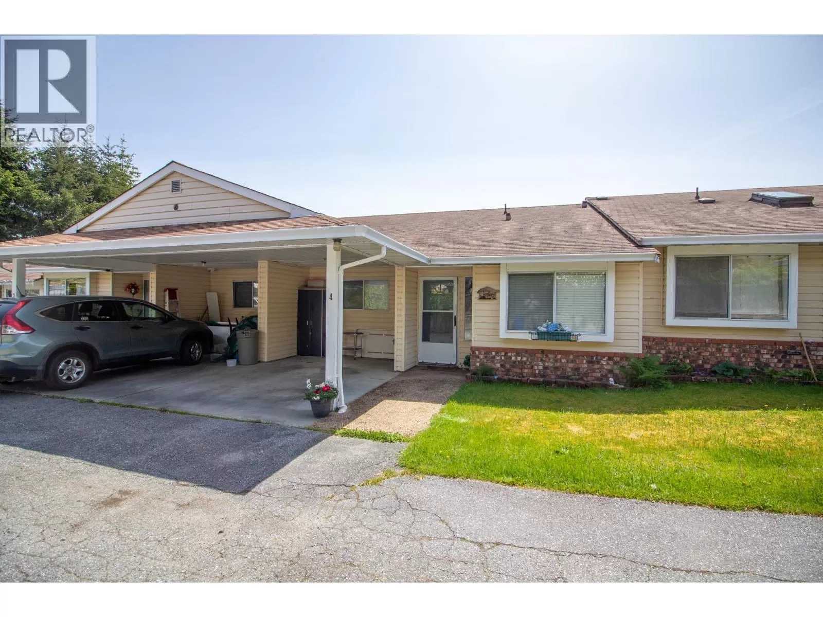 Row / Townhouse for rent: 4 815 North Road, Gibsons, British Columbia V0N 1V9