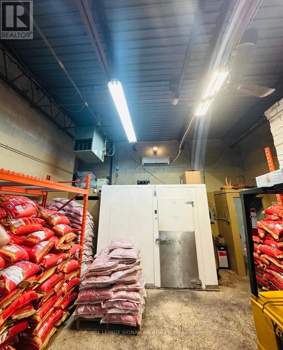 4 & 9 - 580 Steven Court, Newmarket, Ontario L3T 6Z2