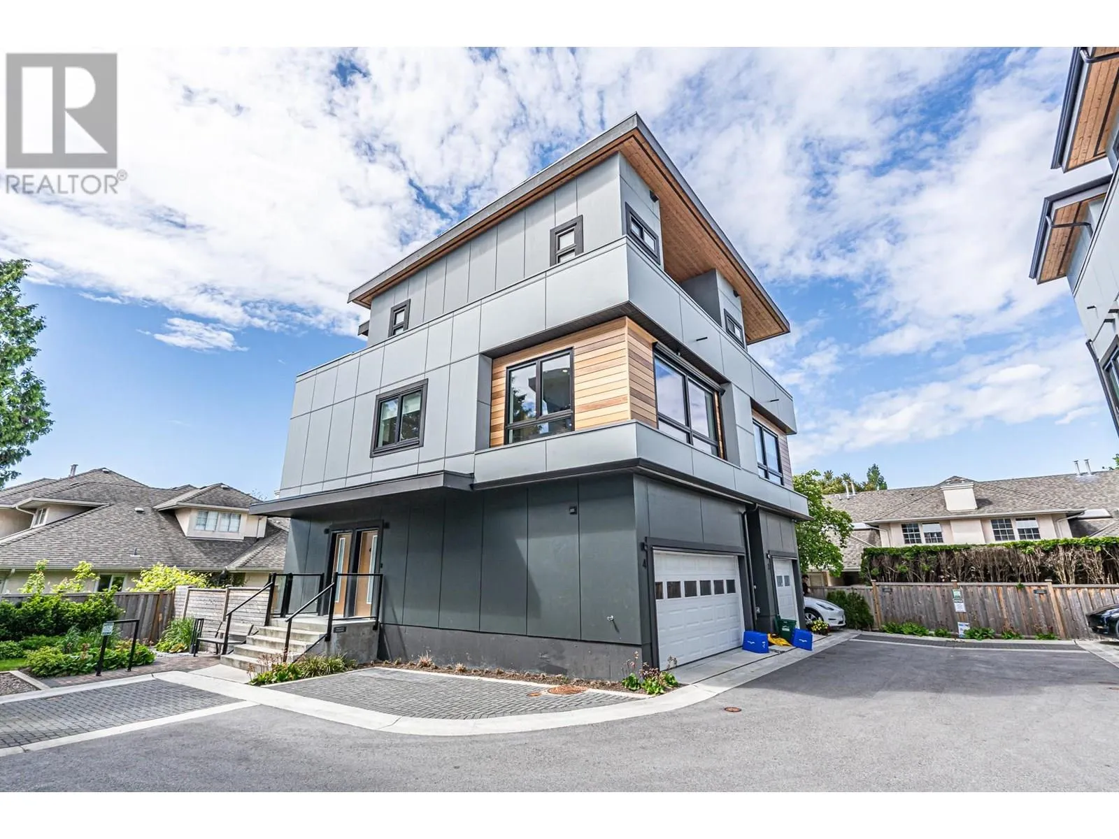 Row / Townhouse for rent: 4 9099 No. 2 Road, Richmond, British Columbia V7E 2C6