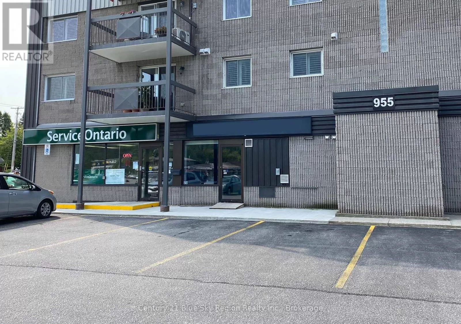 Retail for rent: 4 - 955 Stockdale Road, North Bay, Ontario P1B 9G3
