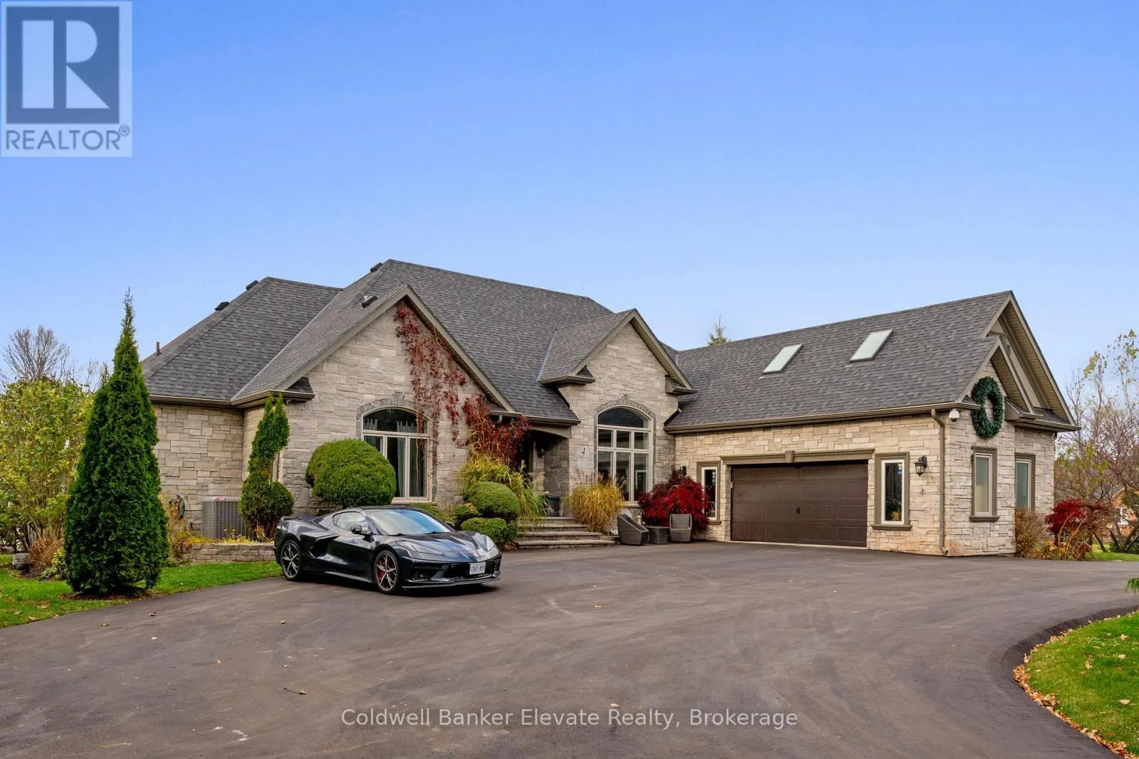 House for rent: 4 Abbitt Crescent, Halton Hills, Ontario L7A 1A6