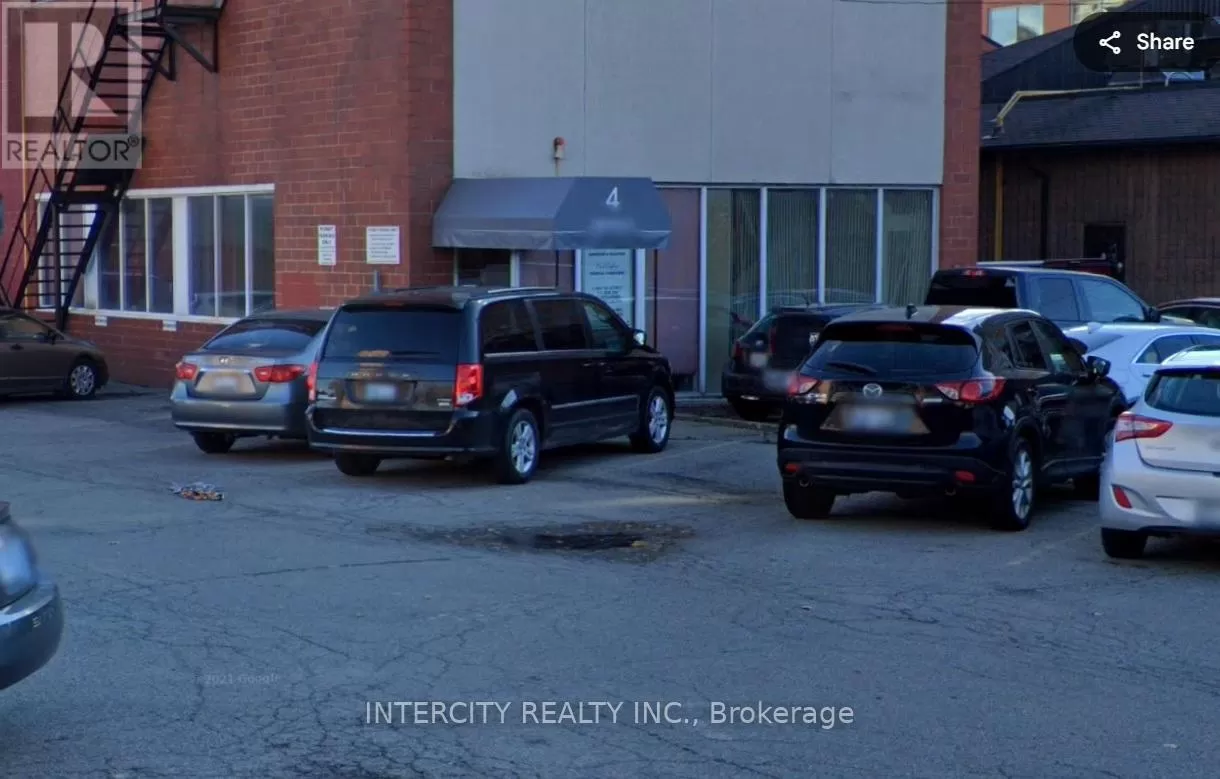 4 Centre Street, St. Catharines, Ontario L2R 3M2