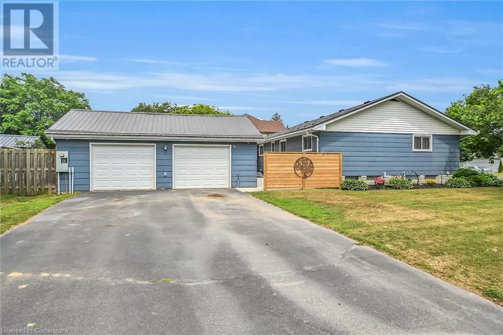 House for rent: 4 Clifford Street, Port Dover, Ontario N0A 1N0