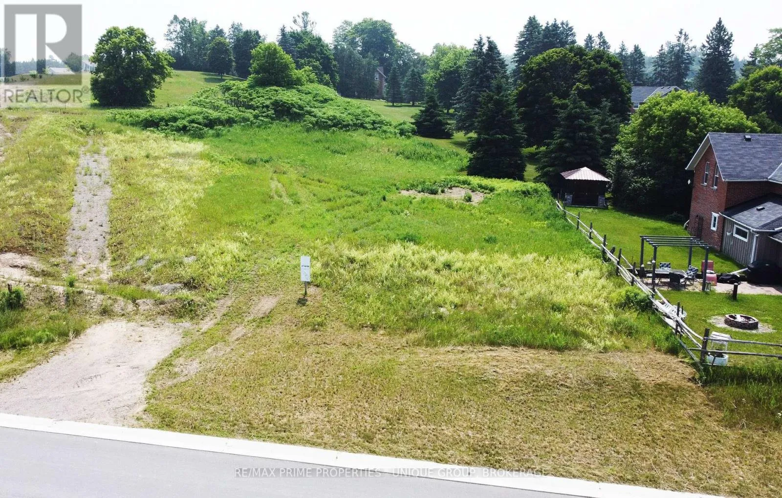 4 Country Place, Kawartha Lakes, Ontario L0A 1A0