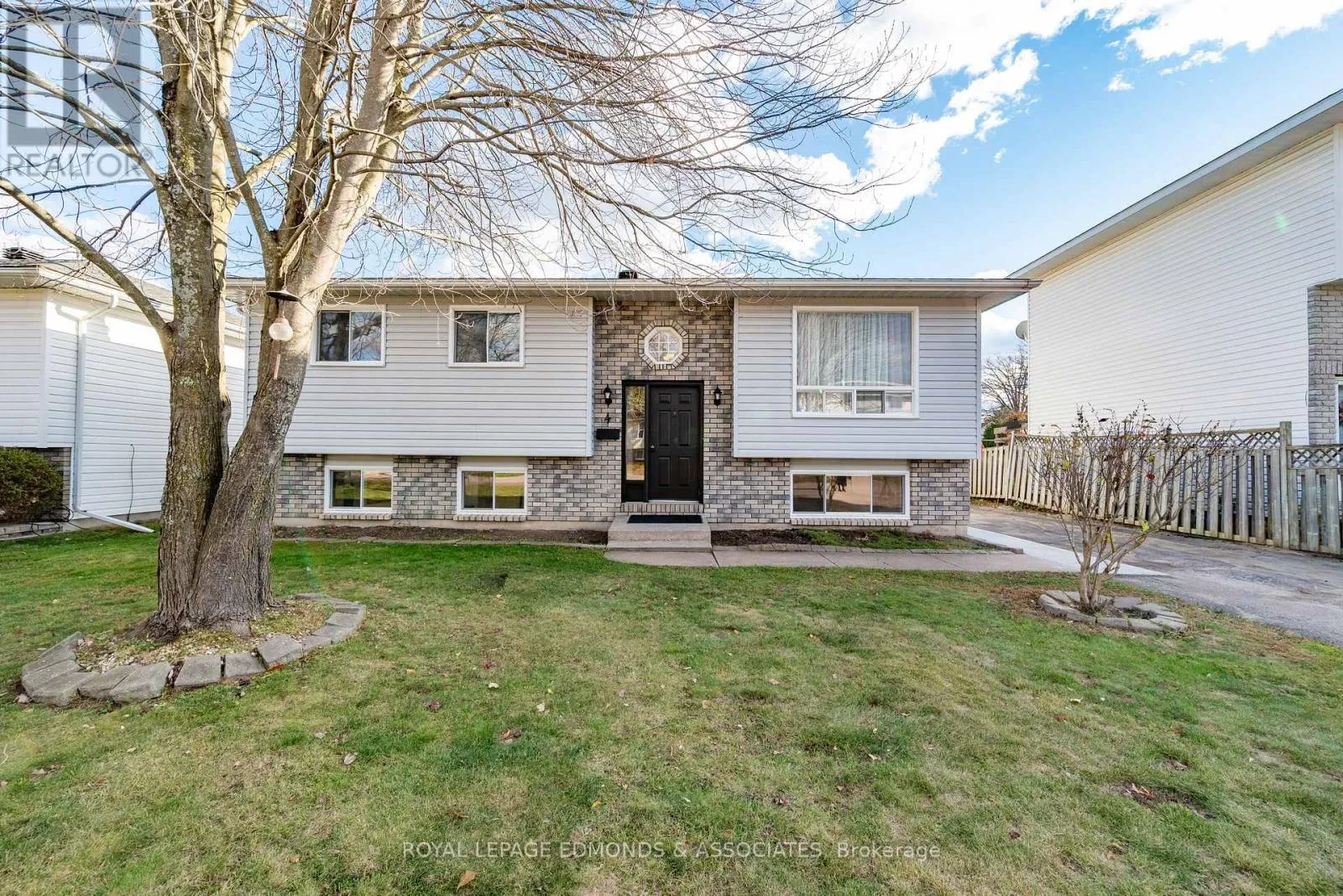 House for rent: 4 Craig Place, Petawawa, Ontario K8H 3L3