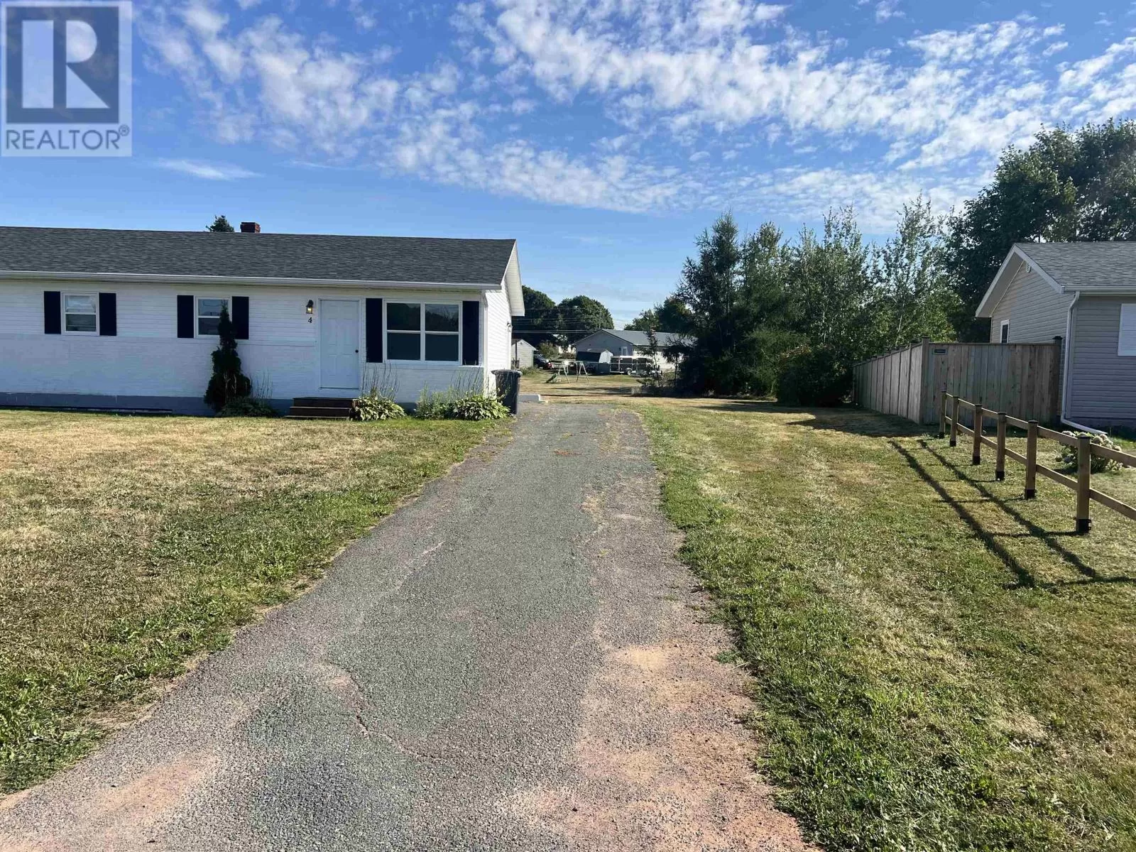 4 Elizabeth Crescent, Stratford, Prince Edward Island C1B 1K4