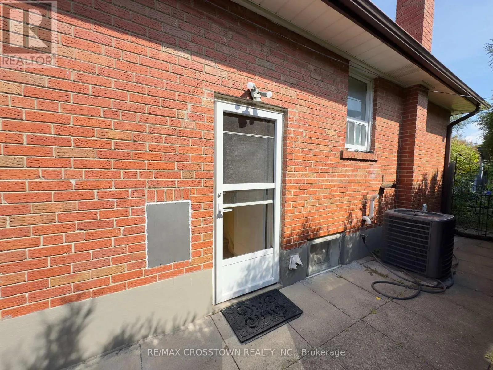 House for rent: 4 Fondy Court, Toronto, Ontario M9W 4R5