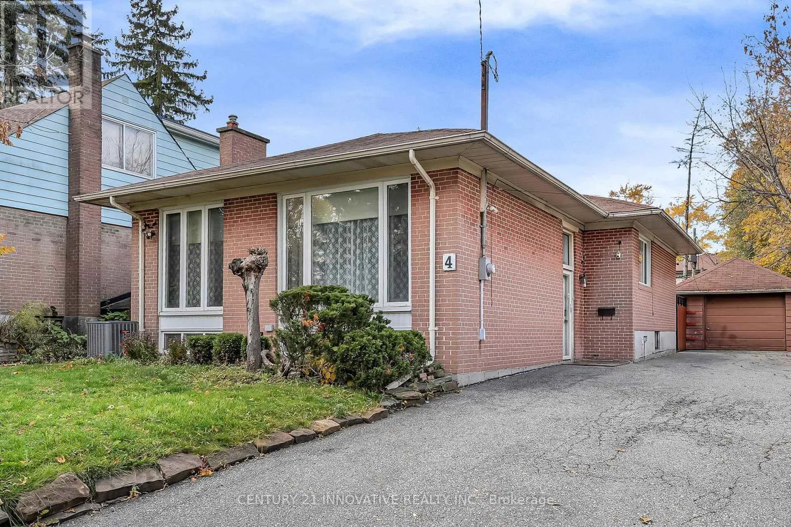 House for rent: 4 Hallow Crescent, Toronto, Ontario M9W 2V9