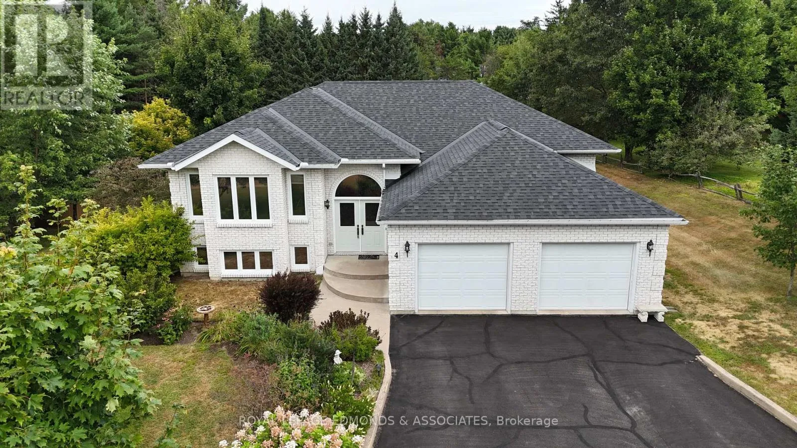 House for rent: 4 Jamie Crescent, Petawawa, Ontario K8H 3N2