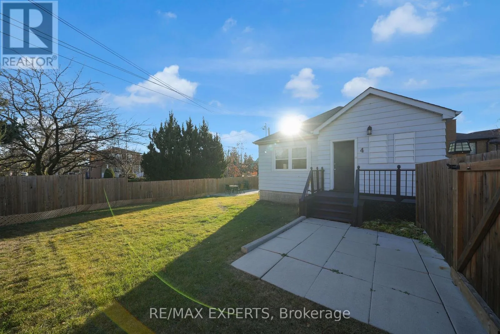 House for rent: 4 Larchmere Avenue, Toronto, Ontario M9L 2N1