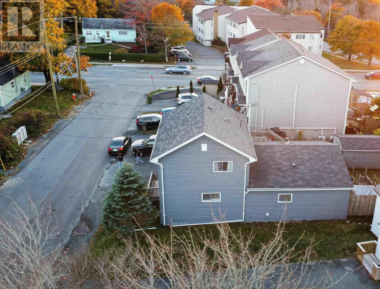 Duplex for rent: 4 Lewis Street, Halifax, Nova Scotia B3R 1P6